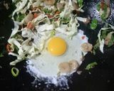 Foto langkah ke 4 dari resep Mie Tek Tek Spaghetti Goreng Jawa.