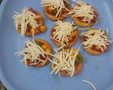 બિસ્કિટ પિઝા (Biscuit Pizza Recipe In Gujarati) રેસીપી સ્ટેપ4ફોટો