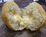 Foto del paso 11 de la receta: Bombas de papa y arroz con corazón de queso