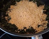 Foto del paso 3 de la receta: Orzo con espinacas y alitas de pollo🍗