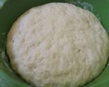 Foto langkah ke 3 dari resep Donat Gula Warna Warni Empuk Puk Puk.