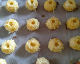 Foto langkah ke 4 dari resep Cookies Keju Topping Keju Oles.