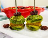 Hình bước làm 6 của món Finger Food 9 👌- món chay 🌱🍃Burger bắp cải Brussels tí hon- Rau củ nướng