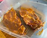 Une image de l'étape 3 de Côtés de porc marinées grillées à la plancha.