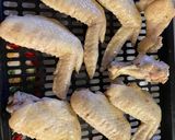 A picture of step 3 of Fried Chicken Wings with Fish Sauce.