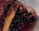 A picture of step 4 of Sloe syrup.