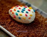 A picture of step 4 of Cottage cheese easter egg.