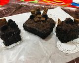 A picture of step 18 of Eggless Chocolate layered cake.