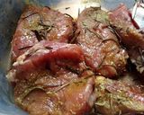 Foto del paso 1 de la receta: Lomito (viche) de cerdo asado en finas hierbas y vino tinto