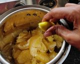 A picture of step 1 of Mosambi mocktail.