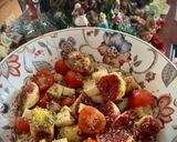 Foto del paso 2 de la receta Ensalada de higos morados con tomate cherry y queso al orégano