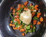 A picture of step 7 of Beetroot pulp chilla with veggies.
