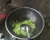รูปขั้นตอนการทำที่ 3 ของ ผัดมะระใส่ไข่