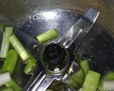 A picture of step 1 of Green Garlic Coriander Chutney.