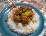 A picture of step 2 of Rice and beef rounds in sauce.