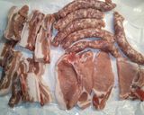 Foto del passaggio 1 della ricetta Tris di carne di maiale aromatizzata con pomodorini