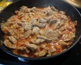 Hagymás, serpenyős hús recept fázis 2 fotója