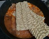 Foto langkah ke 6 dari resep Mie tek2 ala korea (pork) / ramnyun?.