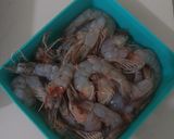 Foto langkah ke 1 dari resep Udang Brokoli Lada Hitam.