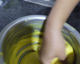 A picture of step 3 of Khaman Dhokla.