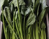 A picture of step 1 of Stir Fry Spinach.