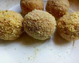 A picture of step 6 of Scotch eggs.