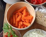 Une image de l'étape 1 de Couscous végétarien au tofu fumé.