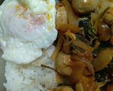 รูปขั้นตอนการทำที่ 5 ของ ผัดเผ็ดกะเพราลูกชิ้นไก่
