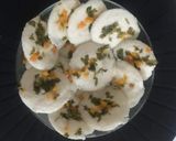 રવા ઈડલી (Rava Idli Recipe In Gujarati) રેસીપી સ્ટેપ2ફોટો