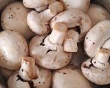 A picture of step 4 of Mushroom matar gravy.