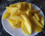 Foto del paso 1 de la receta: Ensalada de rúcula y mango con vinagreta de miel