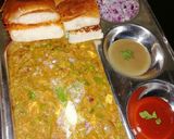 A picture of step 17 of Pav bhaji.