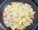 Foto del paso 2 de la receta Patatas cantoneras con ajos fritos al aroma de tomillo