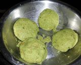 A picture of step 2 of Oats tikki burger.