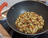 Foto del paso 3 de la receta: Wok de habas con jamón a mi manera