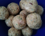 Foto del paso 2 de la receta: Albóndigas de atún en lata y salsa de tomate