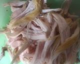 Foto langkah ke 1 dari resep Ayam suwir pedas manis.
