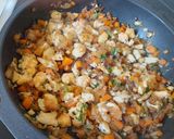 Foto del paso 2 de la receta: Huevos rellenos de bacalao y gambas