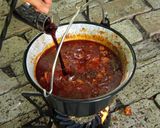 Bográcsos pincepörkölt recept fázis 14 fotója