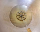 Foto langkah ke 2 dari resep Kue kembang Goyang.