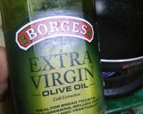 A picture of step 1 of Cheesy spinach omelette.