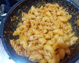 चीसी रेड सॉस पास्ता (cheesy red sauce pasta recipe in Hindi) रेसिपी चरण 6 फोटो