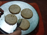 सूजी की मीठी मठरी (Suji ki meethi mathri recipe in Hindi)