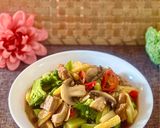 Foto langkah ke 5 dari resep Tumis Jamur Brokoli.