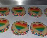 Foto del paso 6 de la receta: Galletas corazón de arco iris