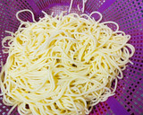 Foto del paso 1 de la receta: Tortilla de fideos de salsa boloñesa