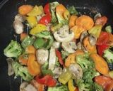 A picture of step 1 of Sauteed vegetables with noodles.