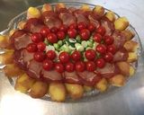 Une image de l'étape 11 de Salade surprise de pommes de terre aux tomates cerises, petits oignons blancs et lomo fumé.