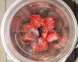 Foto langkah ke 2 dari resep Mangoberry Smoothies.
