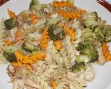 Foto del paso 10 de la receta: Pechuga de pollo, brócoli y fideos multicolor al wok